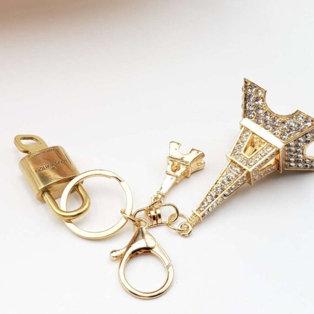 Louis Vuitton Gold Lock 🔒 Authentic LV Key + Unbranded Eiffel Tower Bag Charm - Picture 4 of 8